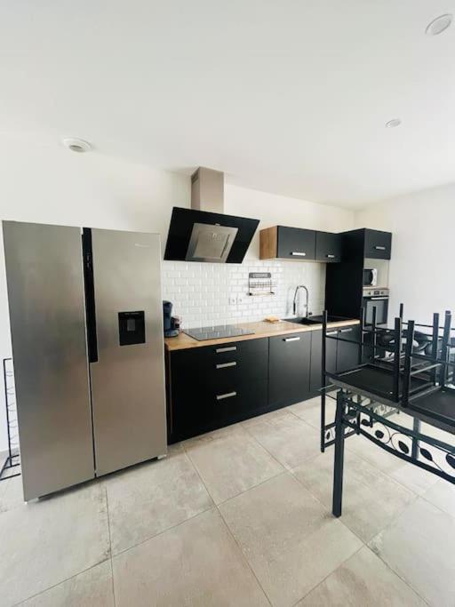 Jolie Maison De Village 2 Chambres Ouveillan Екстериор снимка